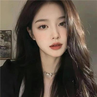 照片里的伴娘